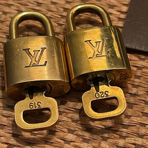 Lot of 2 Authentic Louis Vuitton Lock and Key Sets  #319 and #320 - Picture 2 of 13